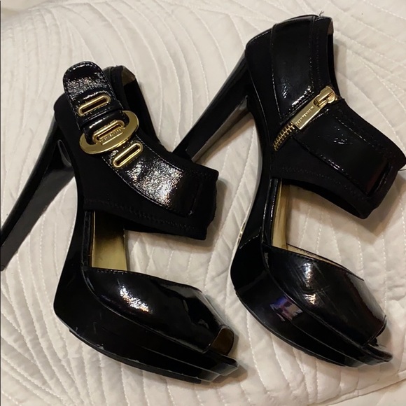 Sexy Black Michael Kors Heels - Picture 2 of 4